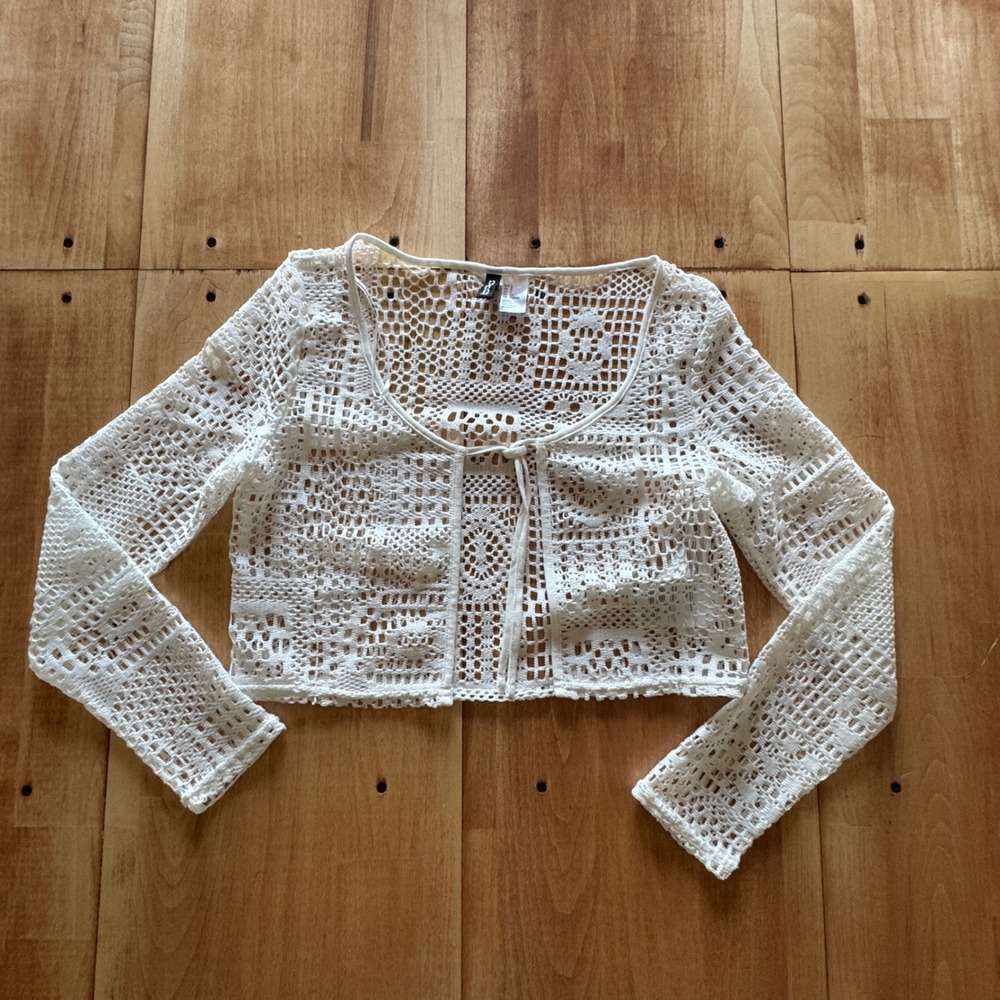 HM Divided Women White Crochet Lace Cropped Cardigan Shrug Front Tie Small Boho